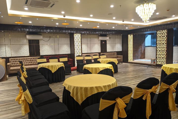 Ballroom/Hall 106 of 110