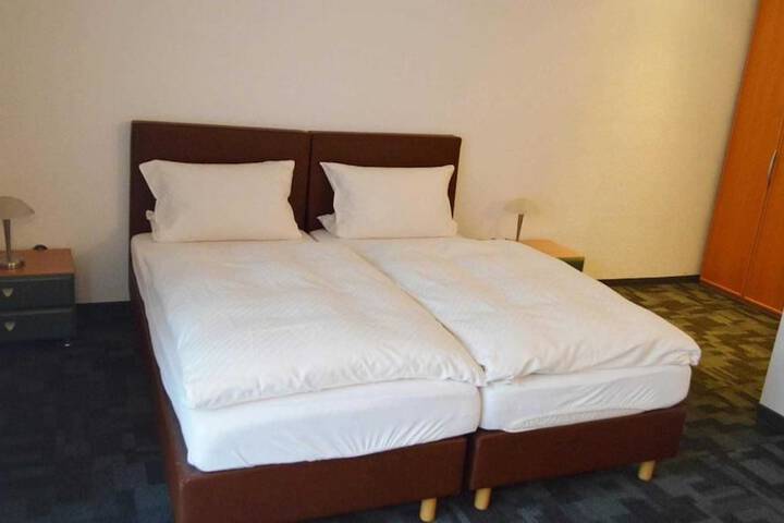 Room 6 of 29