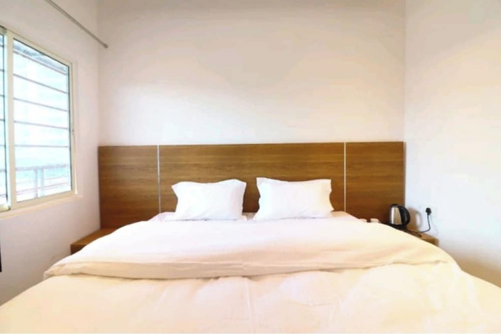 Room 25 of 47