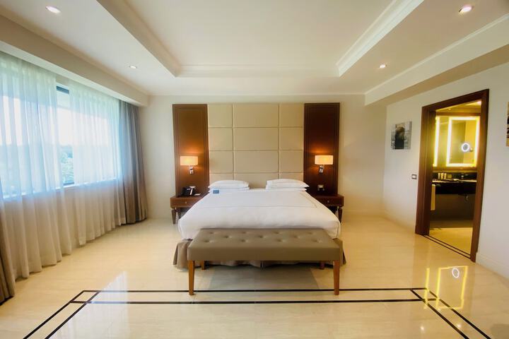 Room 13 of 125