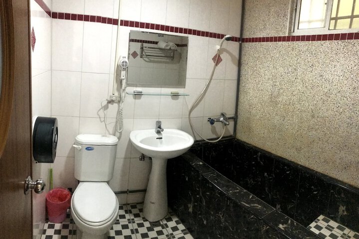 Room 13 of 19