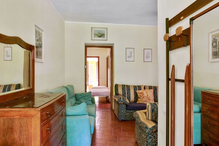 Room 15 of 38