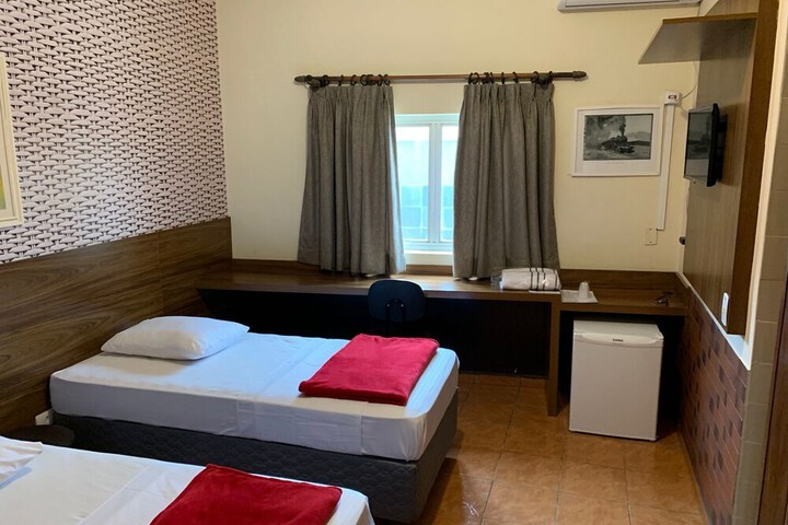 Room 14 of 40
