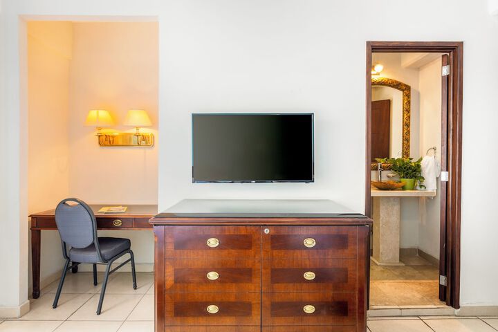 Room 65 of 108