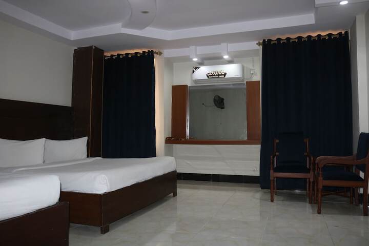Room 7 of 14