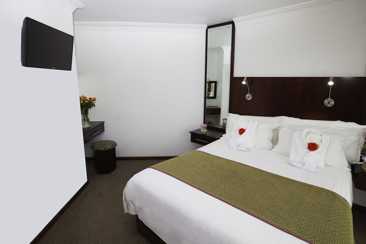 Room 12 of 118
