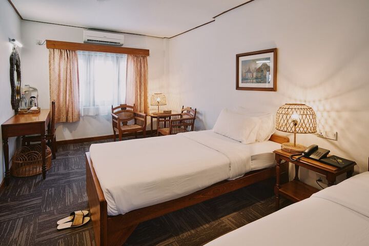Room 5 of 73