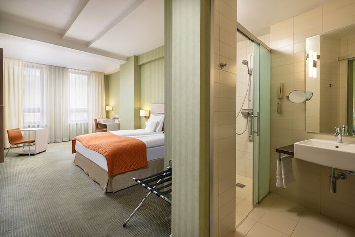 Room 27 of 75
