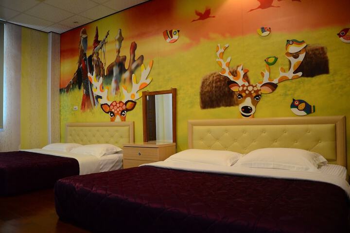 Room 23 of 38