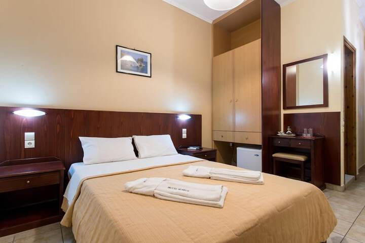 Room 4 of 23