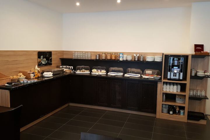 Breakfast/Coffee Service 44 of 59