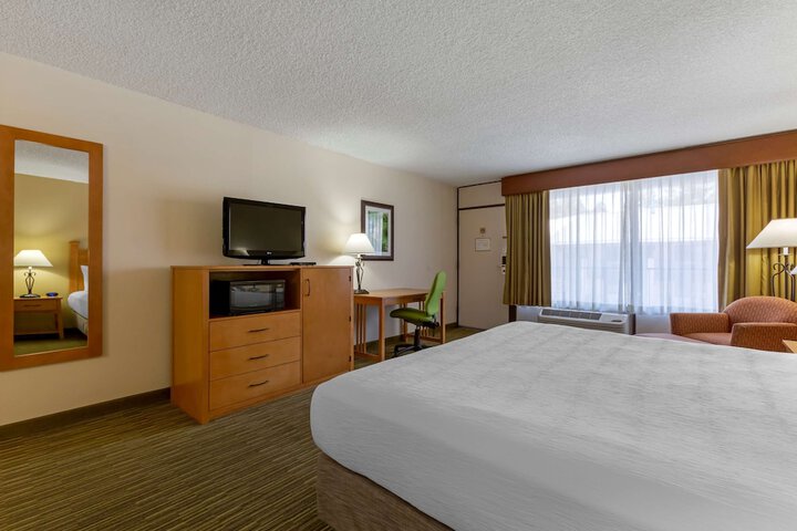 Room 8 of 44