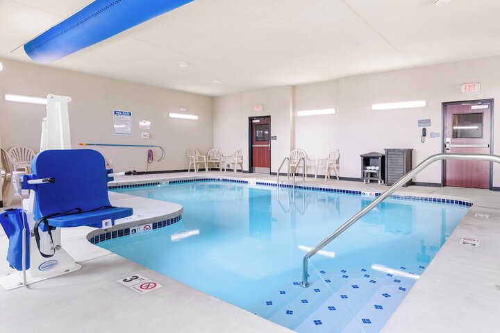 Pool 76 of 99