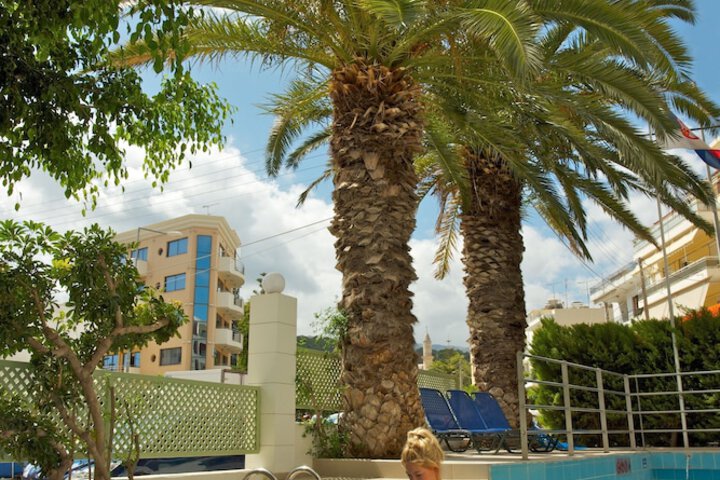 Pool Hotel