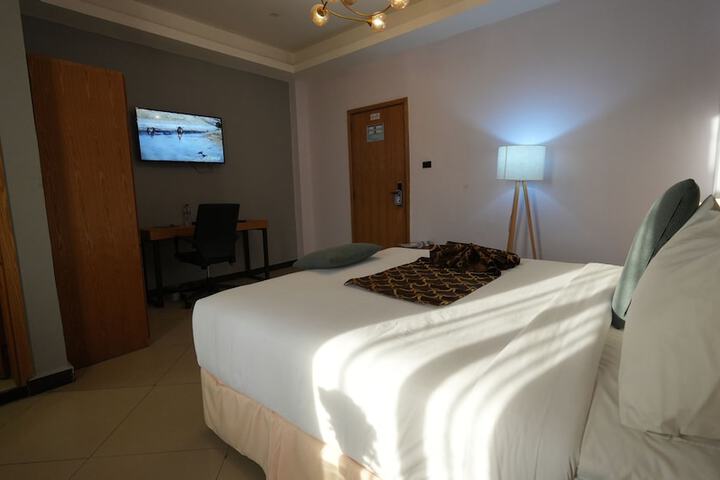Room 73 of 173