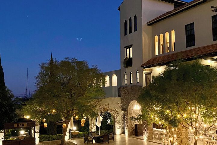 Hotel Exterior 124 of 131