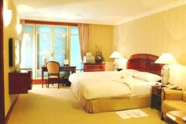 Room 14 of 39