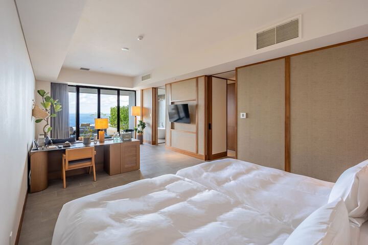 Room 6 of 66