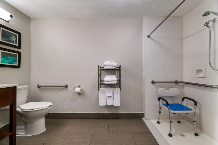 1 King Bed Balcony Microwave and Refrigerator WiFi Full Breakfast (12 of 19)