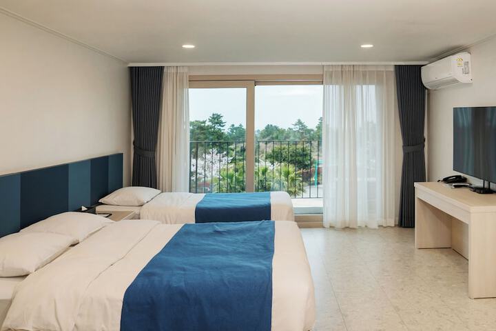 Room 47 of 110