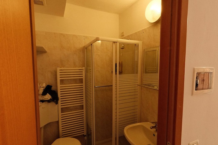 Room 25 of 81