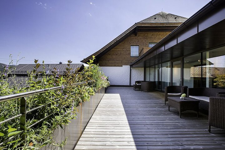 Sundeck 47 of 50