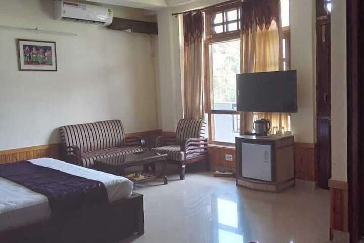 Room 6 of 14