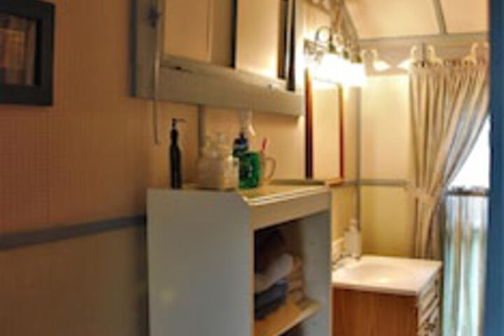 Room 10 of 19