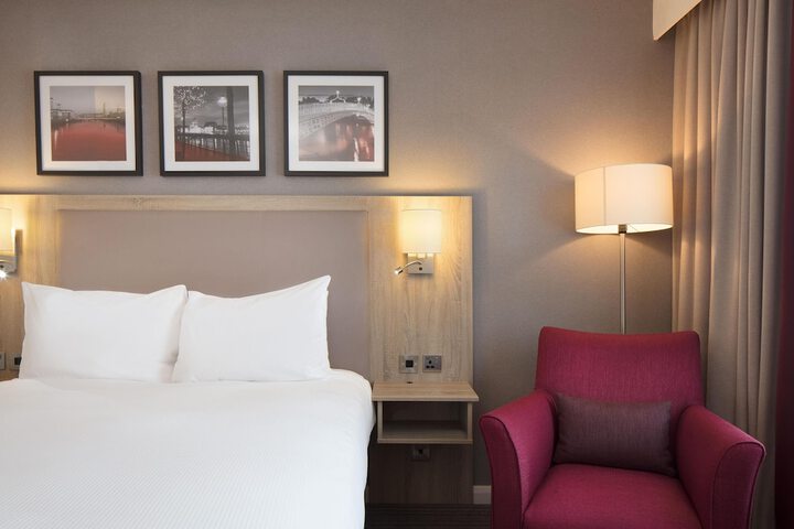 Room 35 of 102