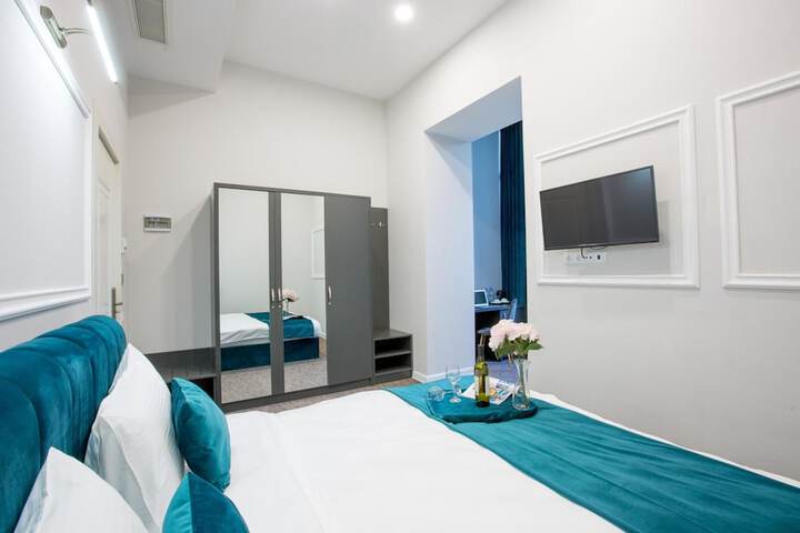 Room 12 of 47