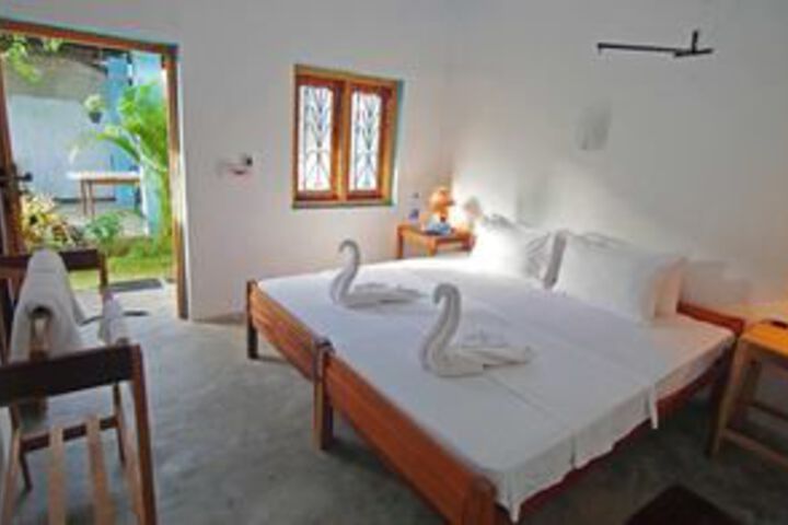 Room 12 of 26