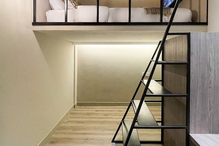 Room 26 of 74