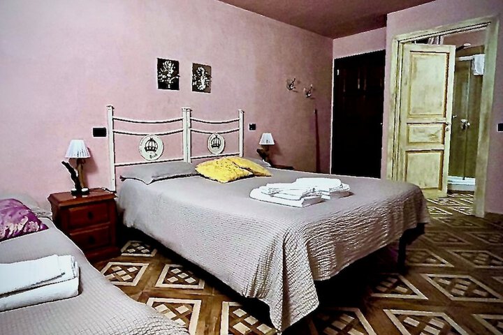Room 3 of 23