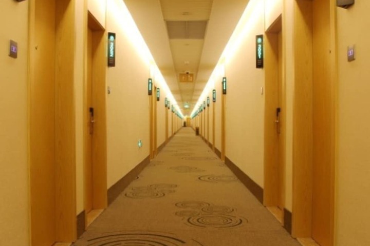Ballroom/Hall 33 of 38