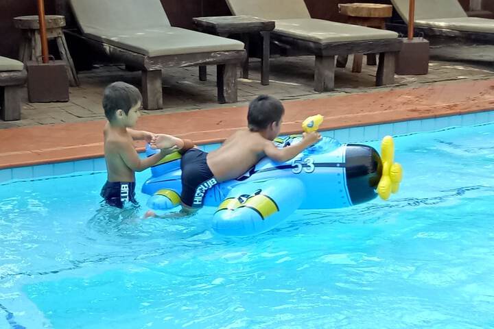 Pool Hotel