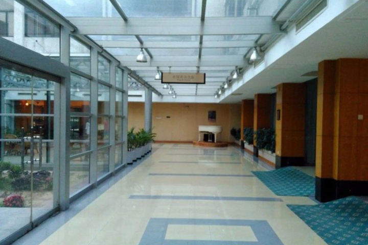 Room 15 of 25