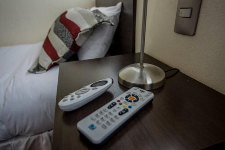 Room 4 of 9