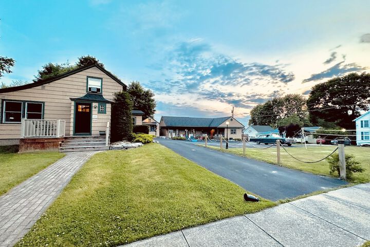 Wooden Boat Inn