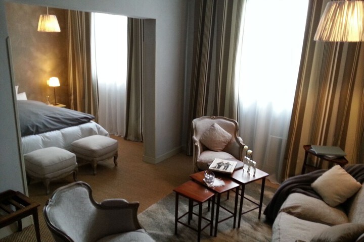 Room 3 of 32