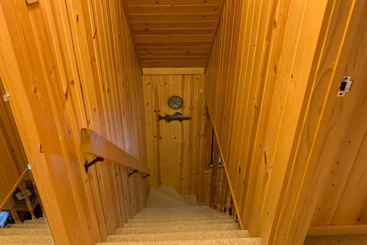 Room 10 of 21