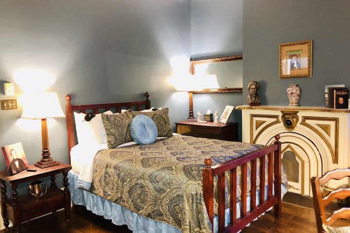 Room 2 of 95