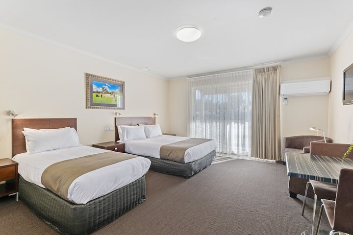Room 10 of 48