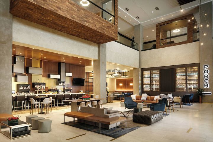 Lobby lounge