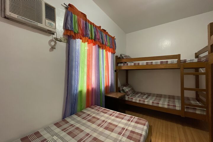 Room 41 of 200
