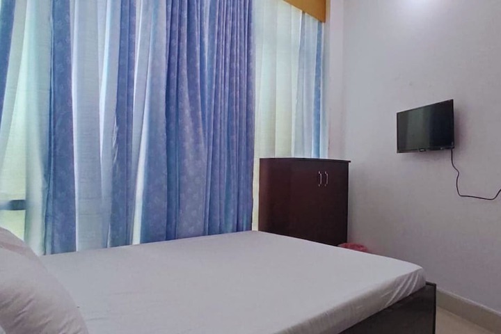 Room 18 of 117
