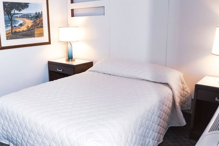 Economy Queenbed (1 of 16)
