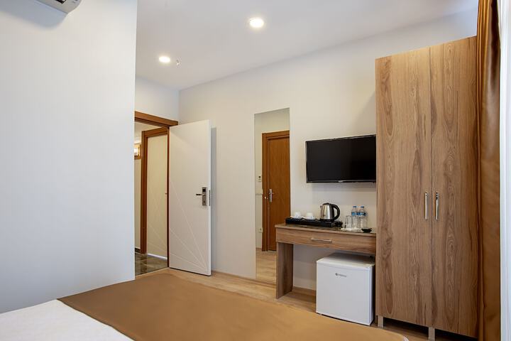 Room 14 of 66