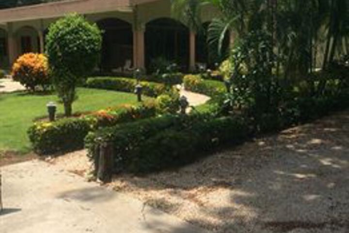 Hotel Exterior 6 of 26