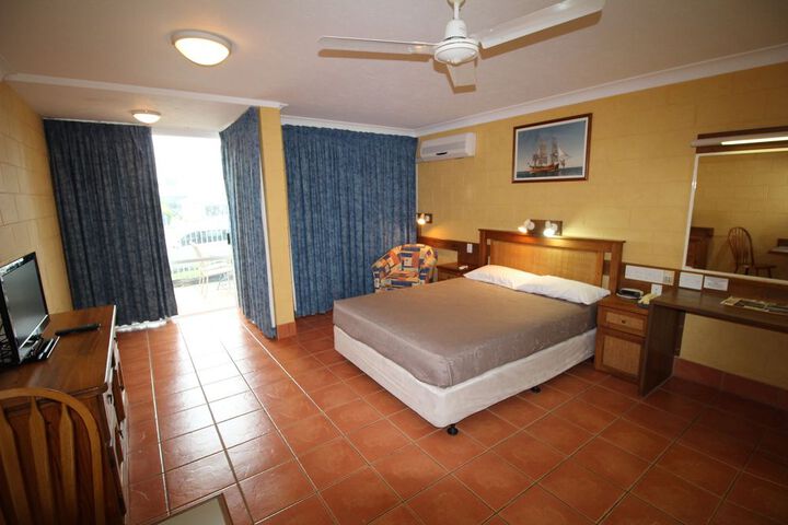 Room 9 of 28
