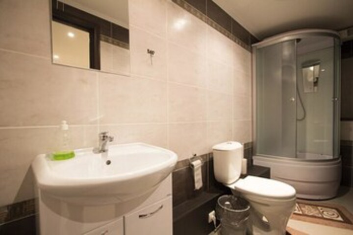 Room 3 of 52